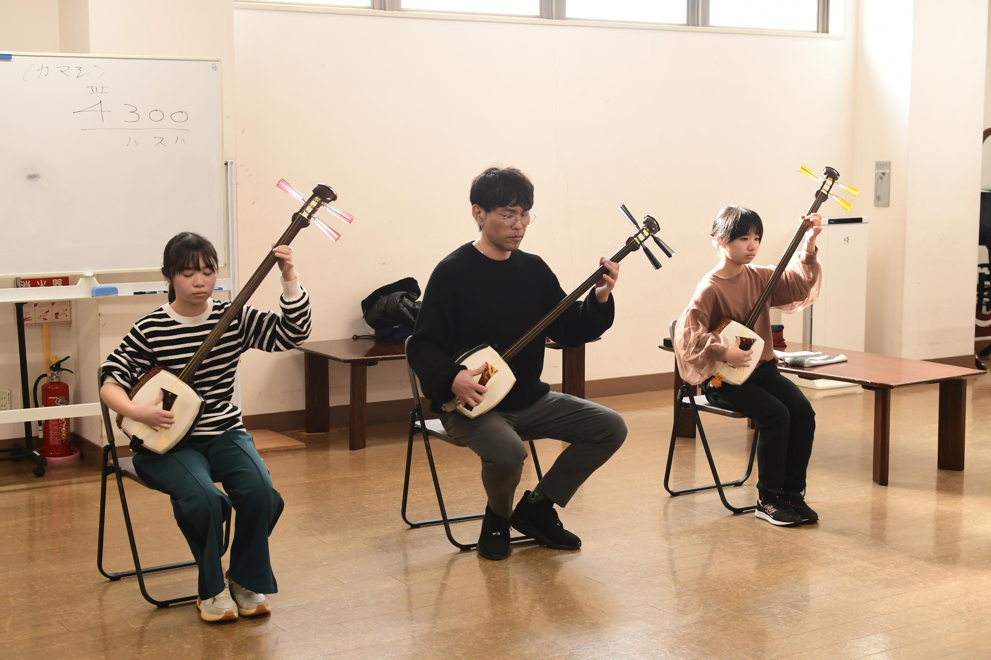 20240217親子で三味線9