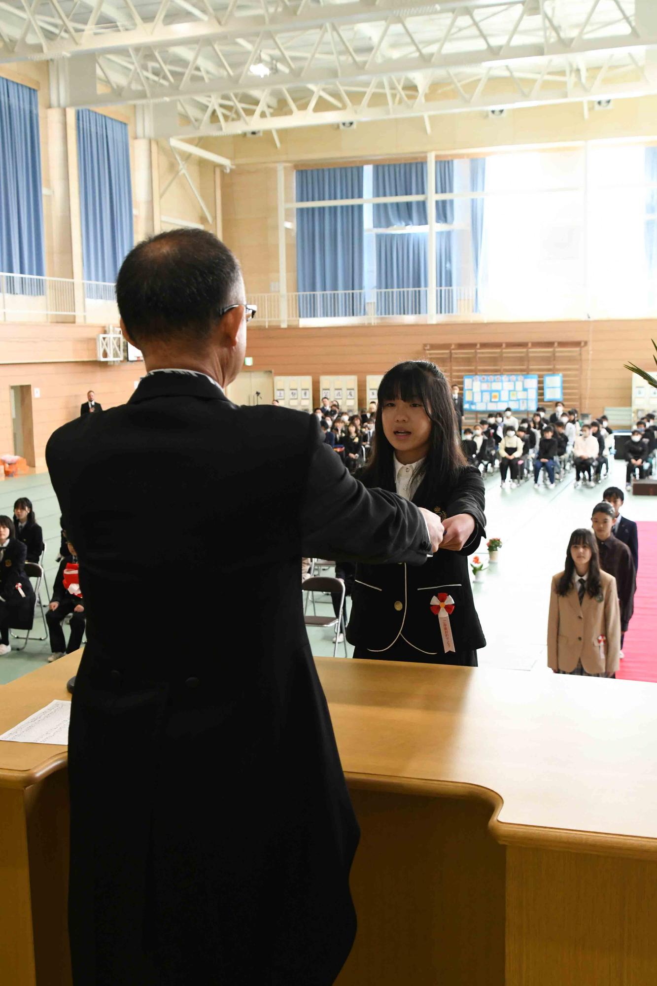 20240319小学校卒業式2