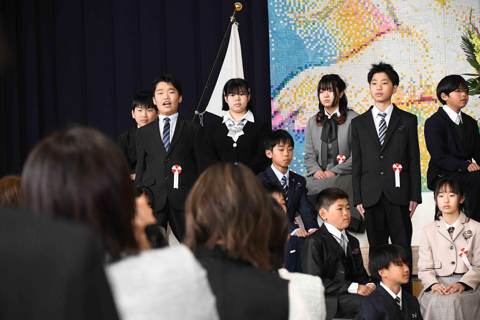 20240319小学校卒業式9