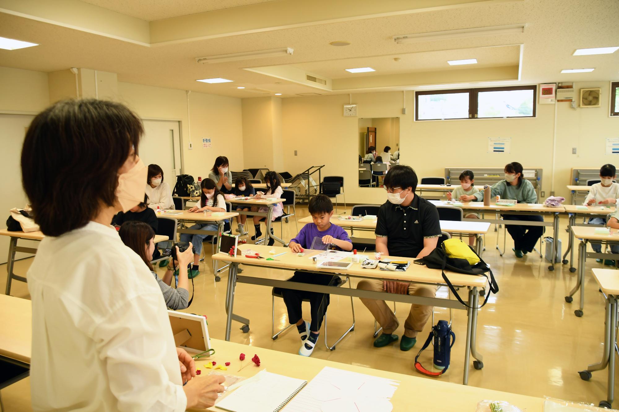 20240427親子プレゼント作り1