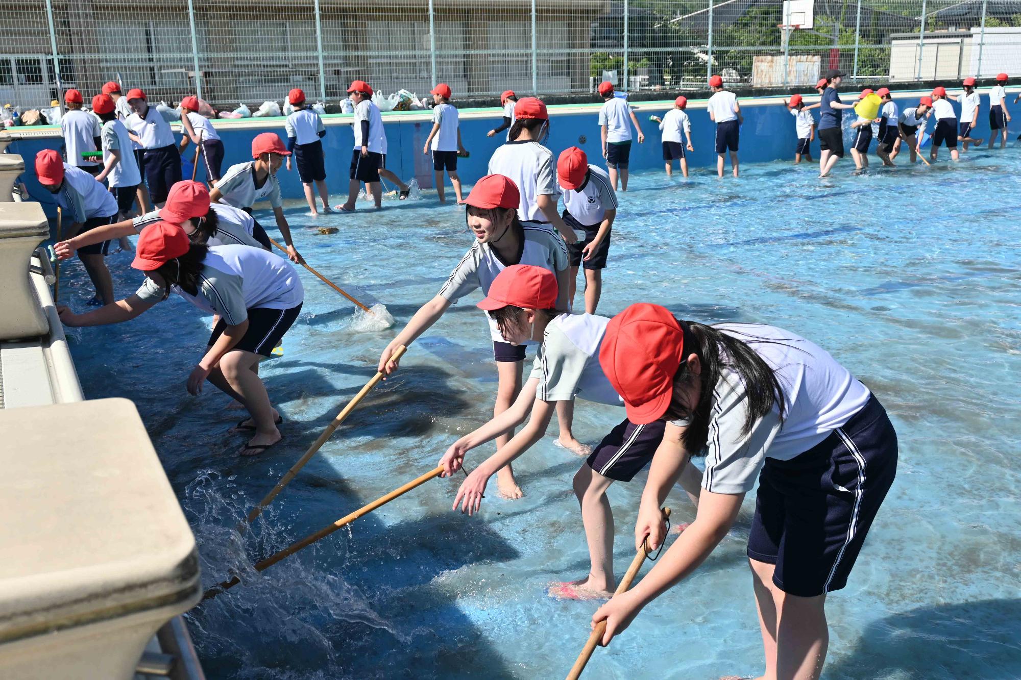 双葉東小プール清掃2519