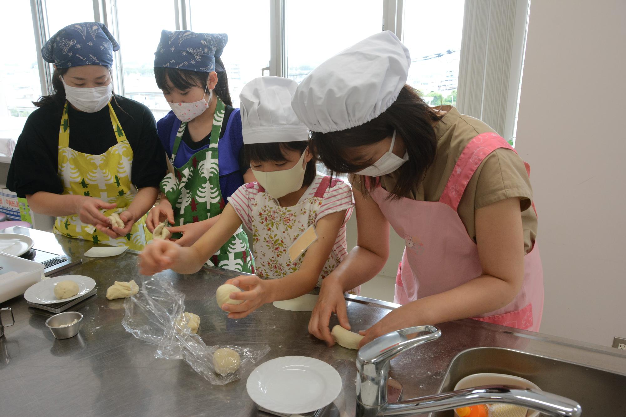 20240526親子天然酵母パン作り3