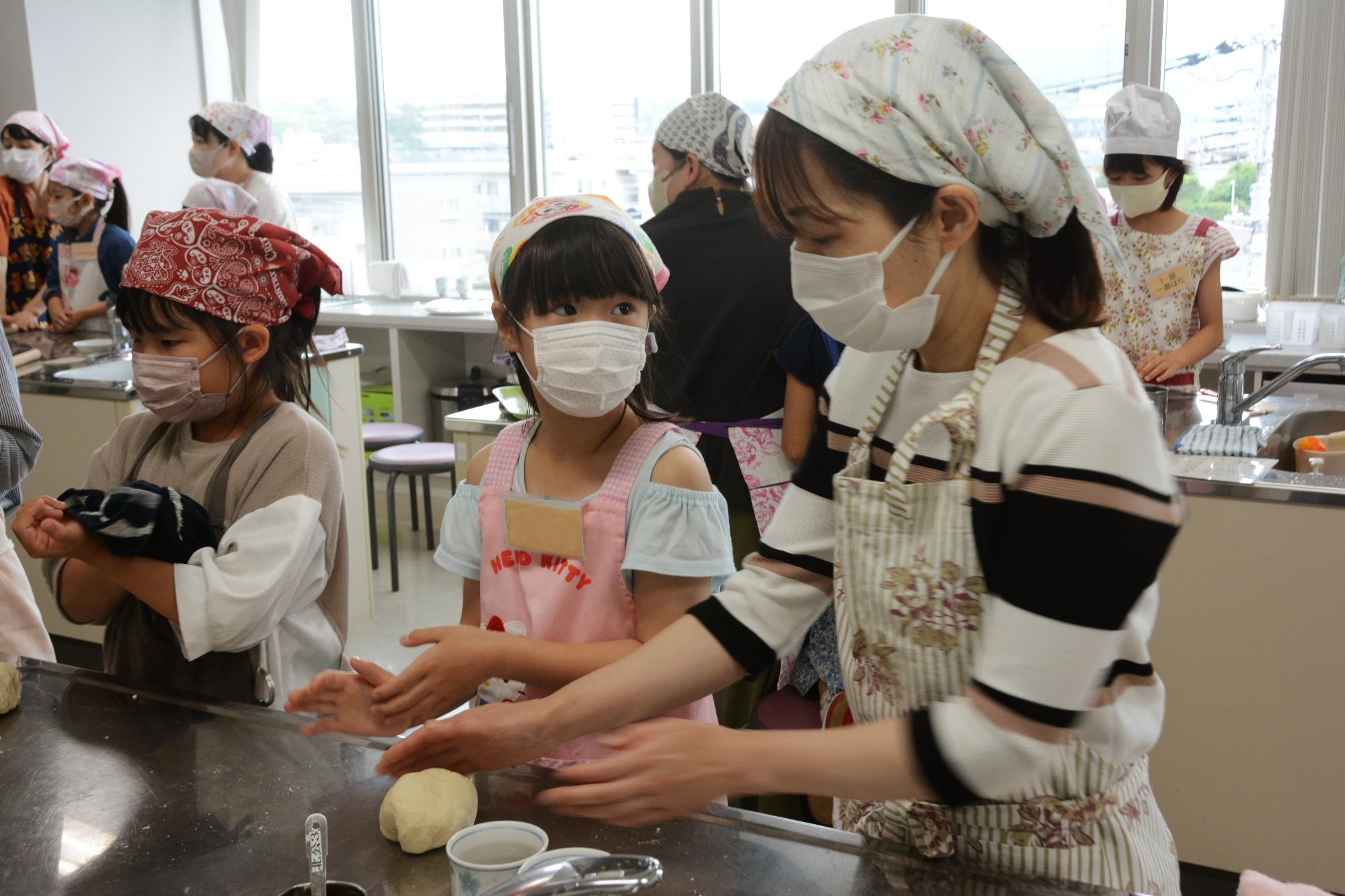 20240526親子天然酵母パン作り10