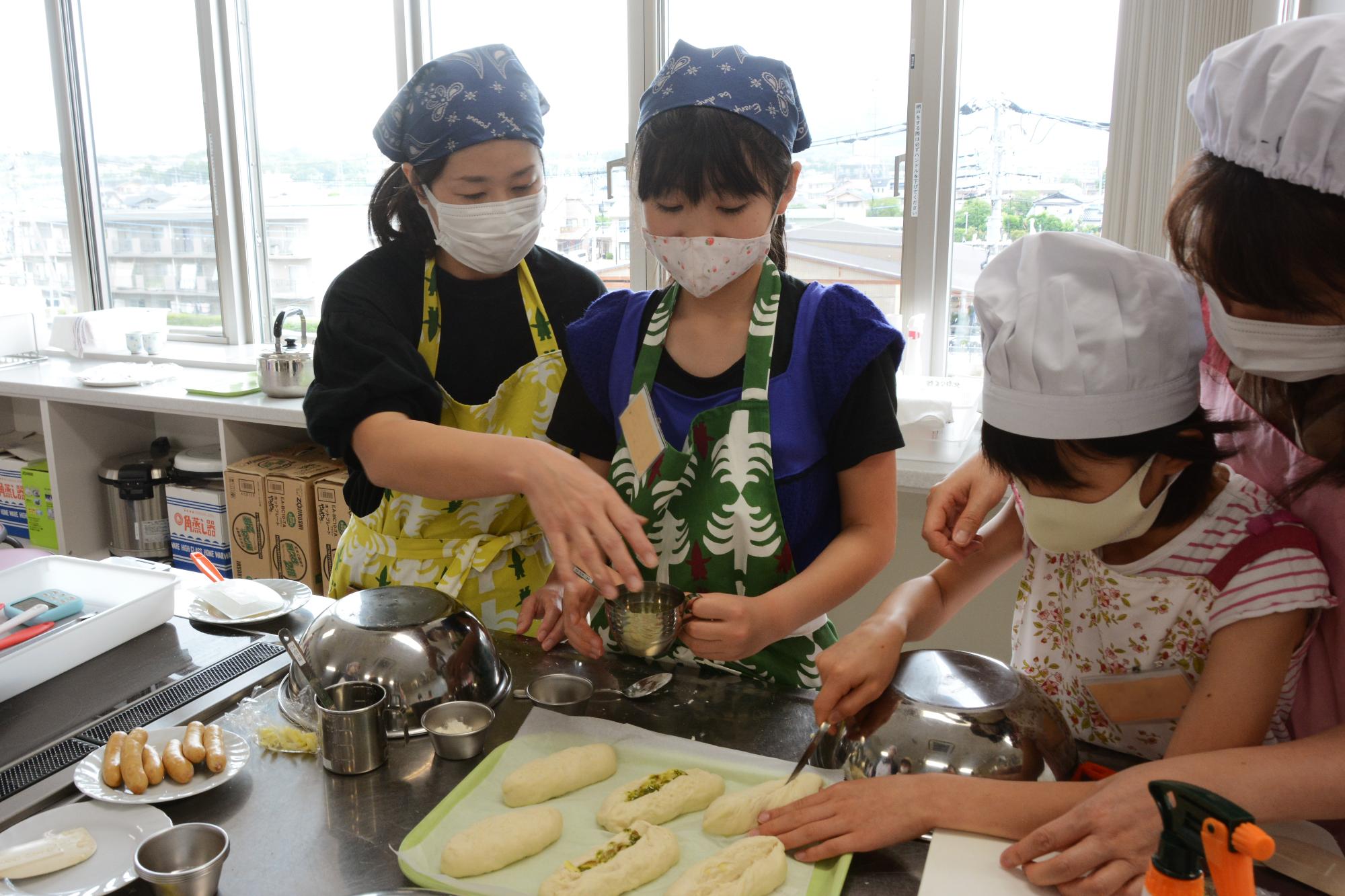 20240526親子天然酵母パン作り11