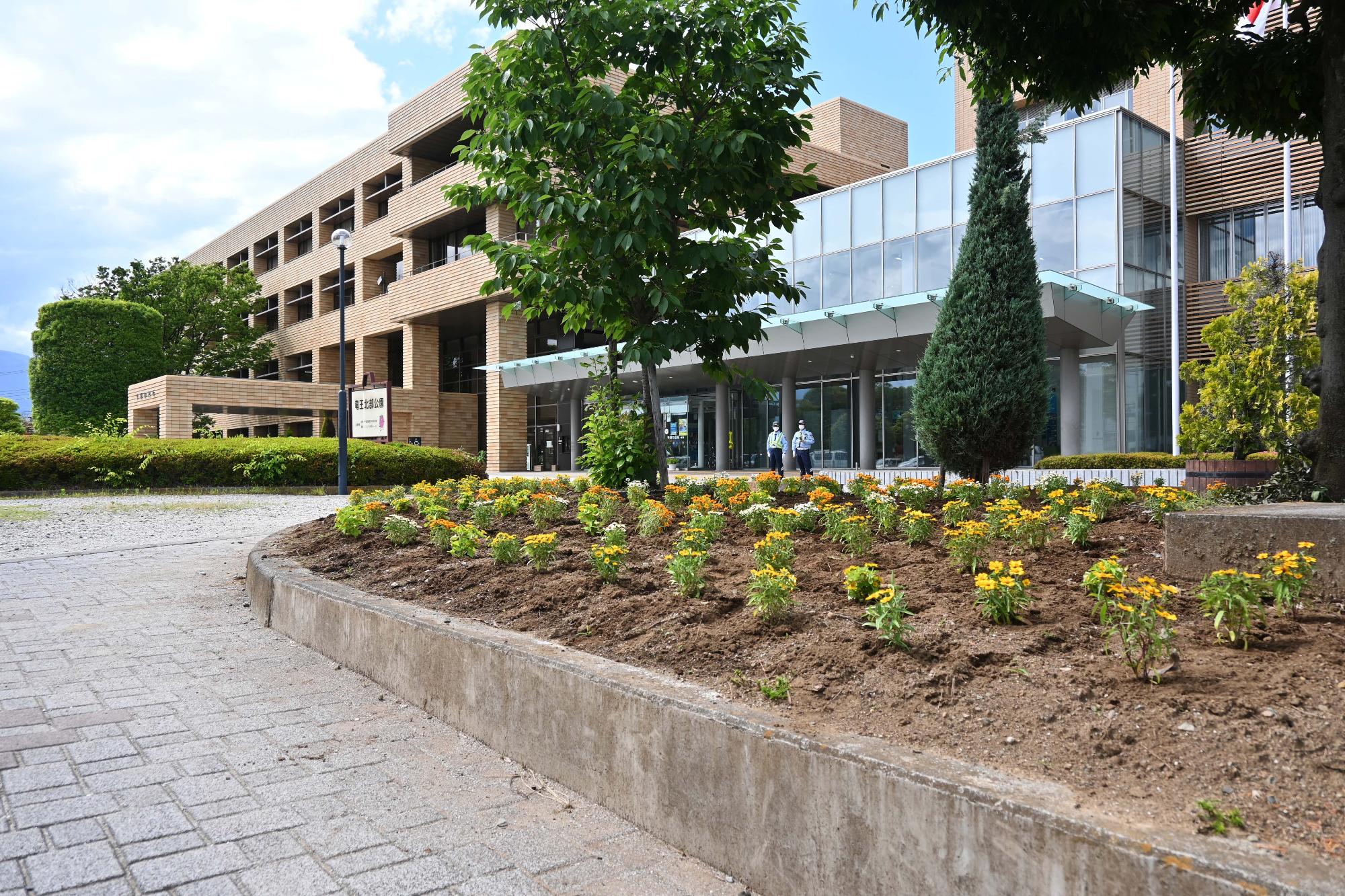 春の一斉植花18