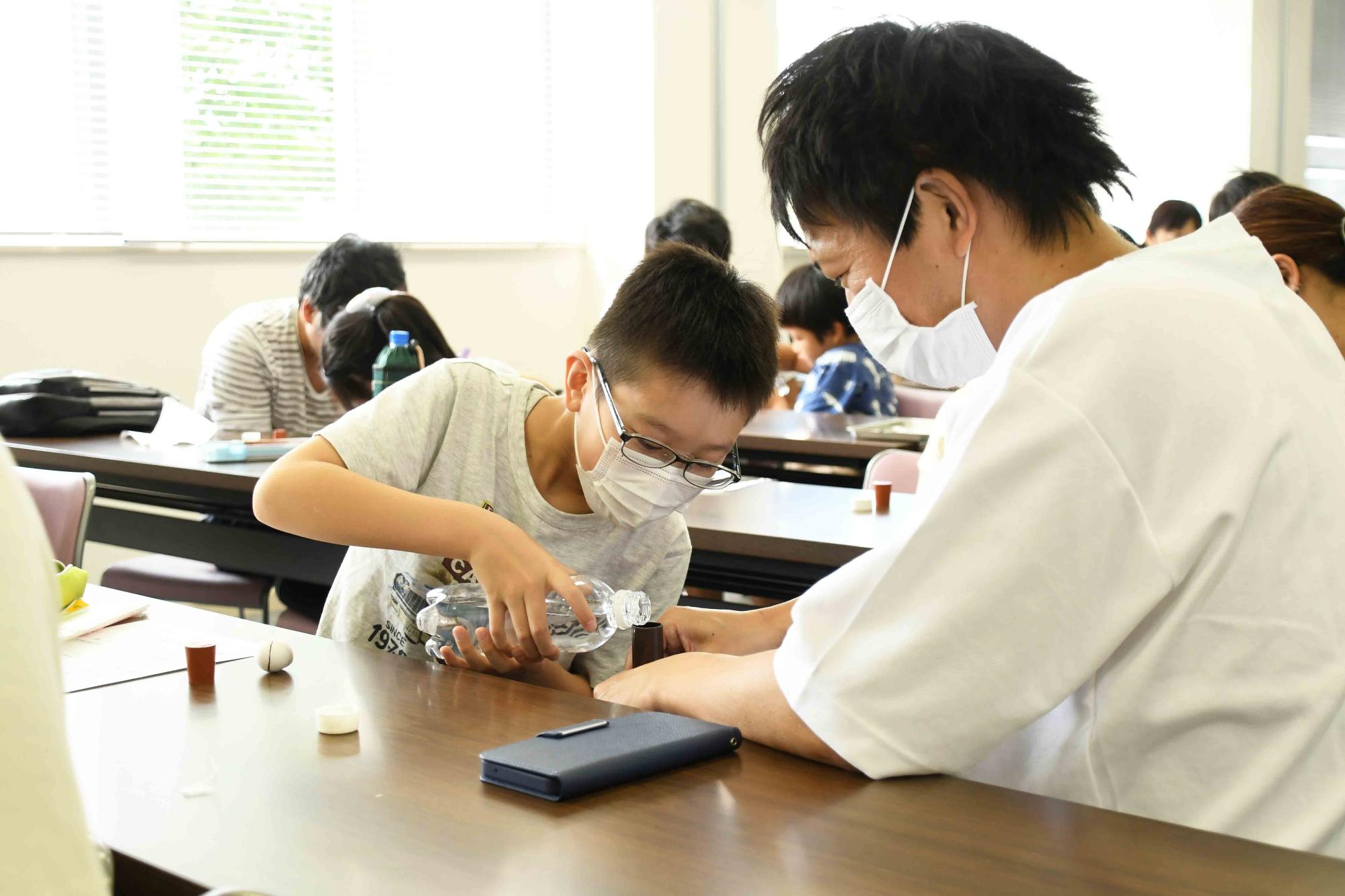 20240608親子で作ろう木のぼりてんとう虫4