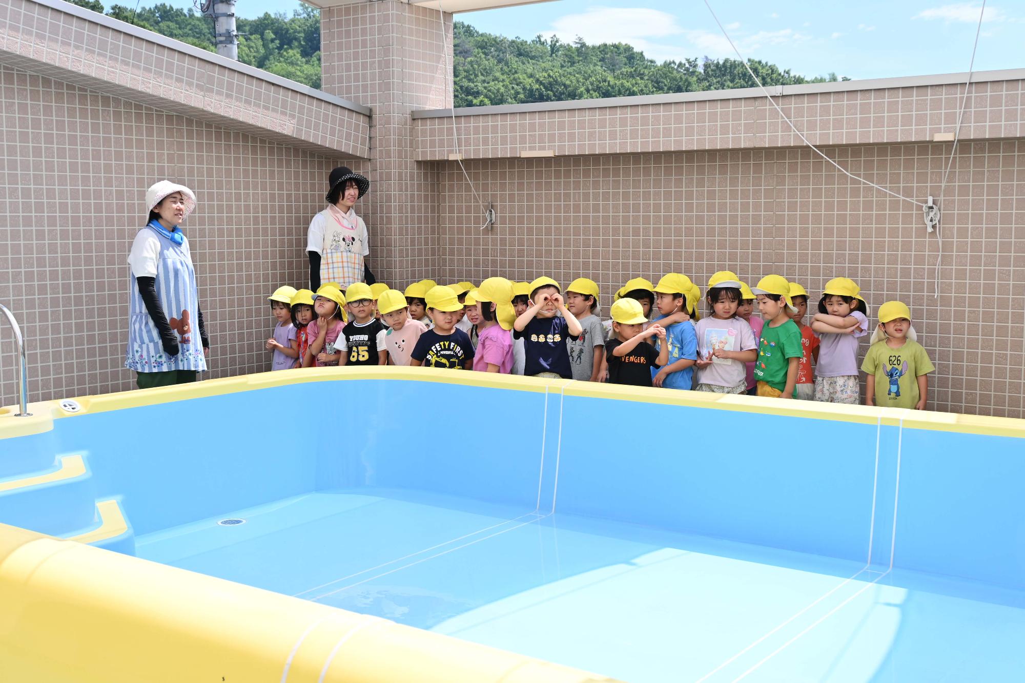 双葉西保育園プール開き1