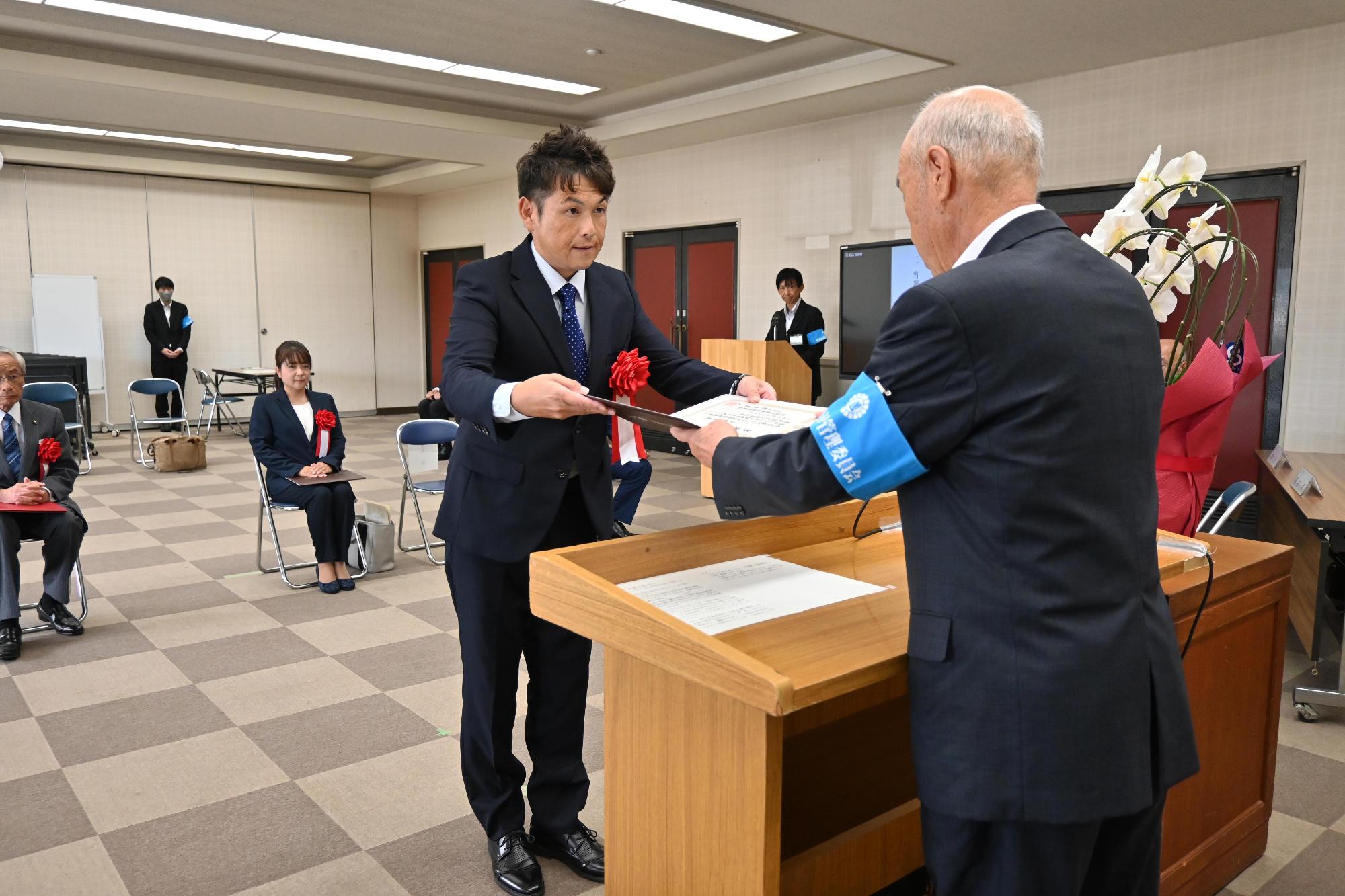 当選証書付与式3
