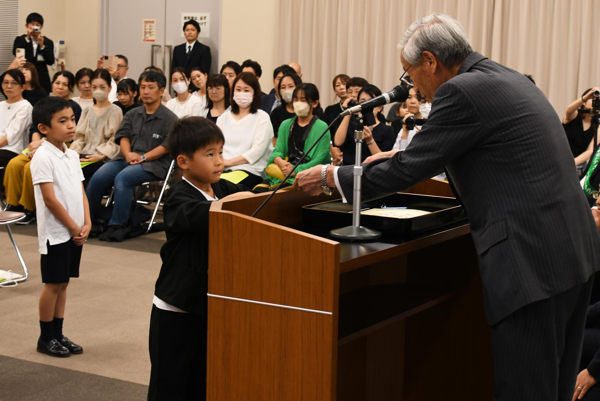 20240922山県大弐書道展表彰式3