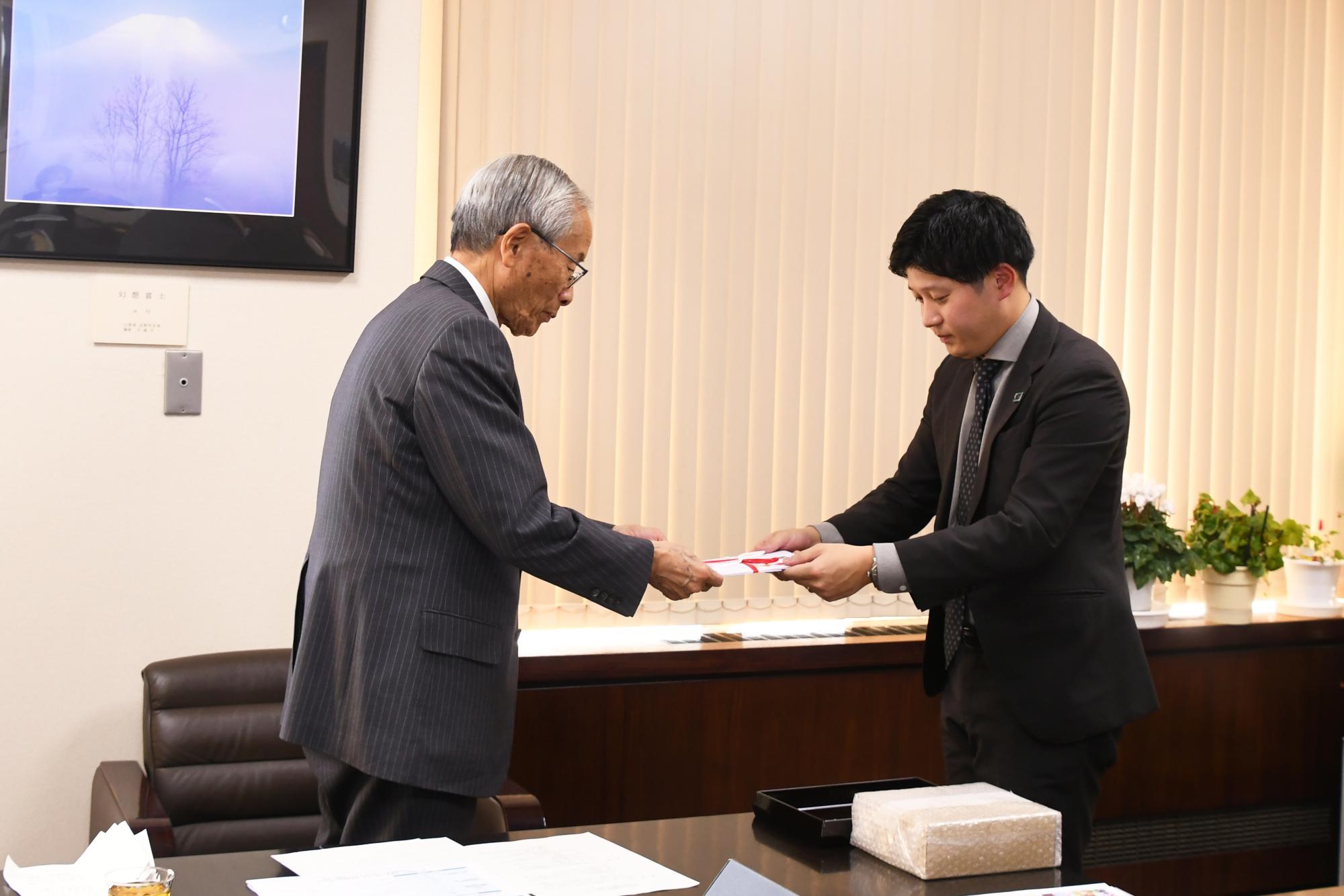 20241108私の地元応援募金およびサウンドアーチ寄附贈呈式