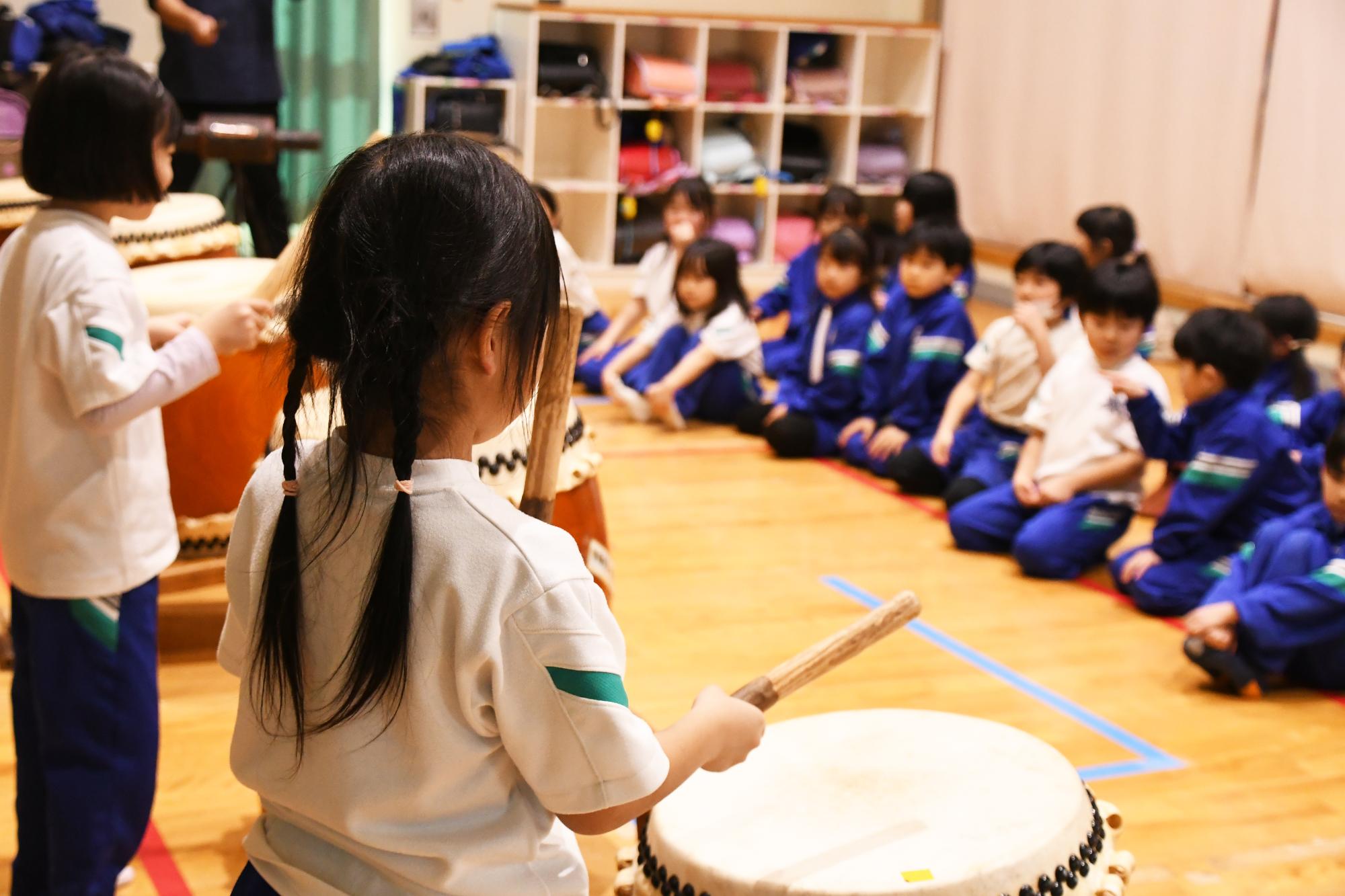 20250122竜王北児童館和太鼓体験10