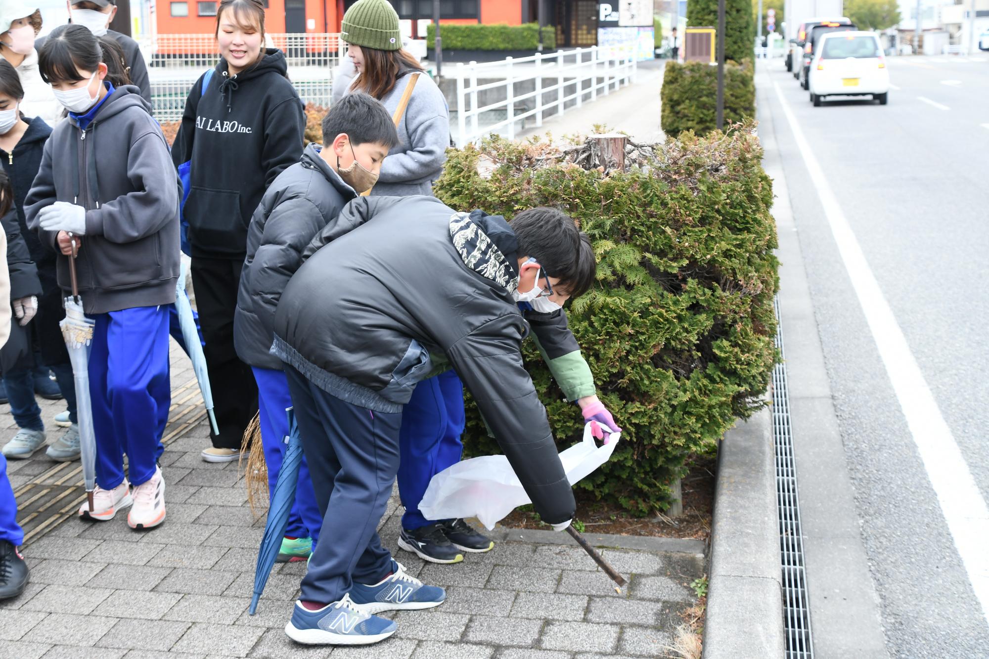 20250304竜王小学校清掃美化活動1