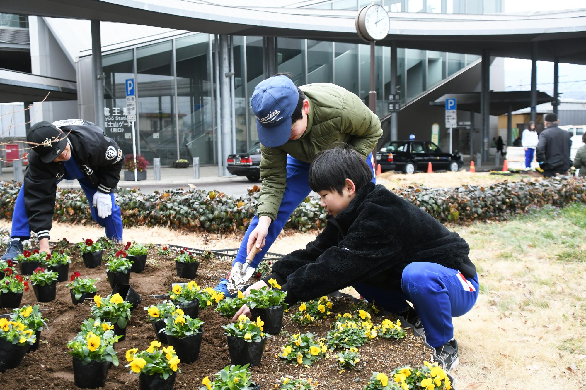 20250304竜王小学校清掃美化活動6