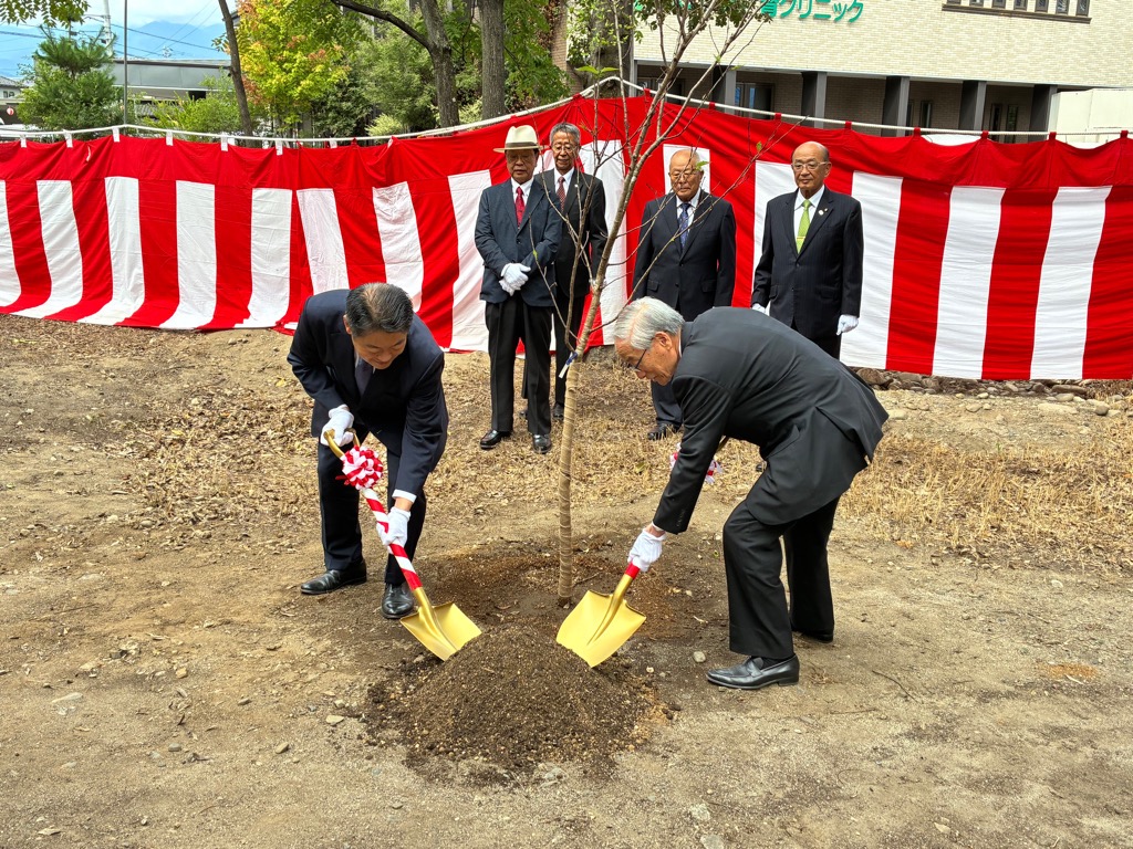 山県大弐生誕300年記念式典の写真