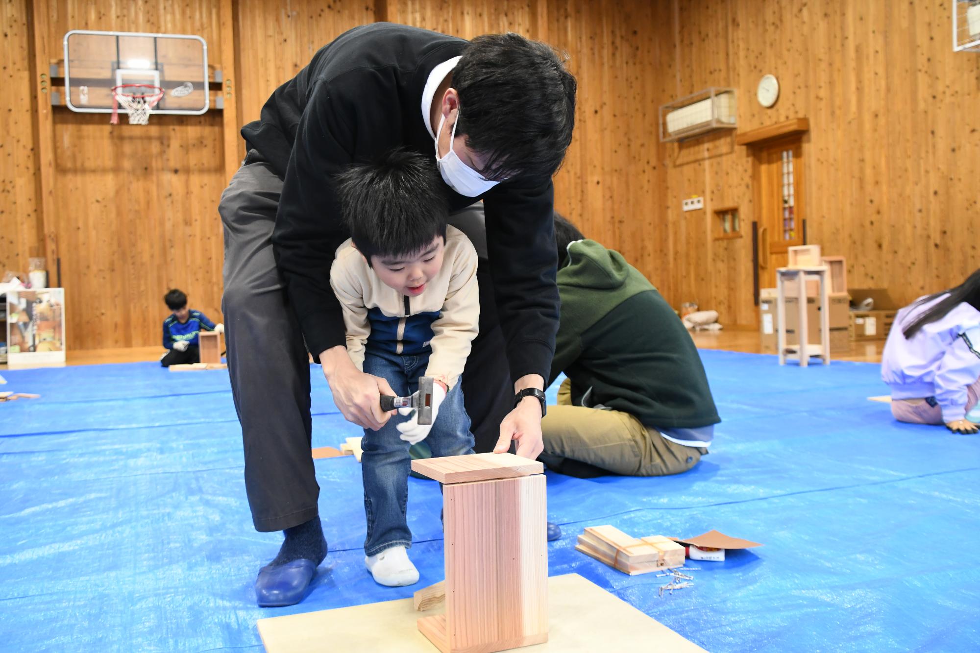 20250315親子ふれあい木工教室10