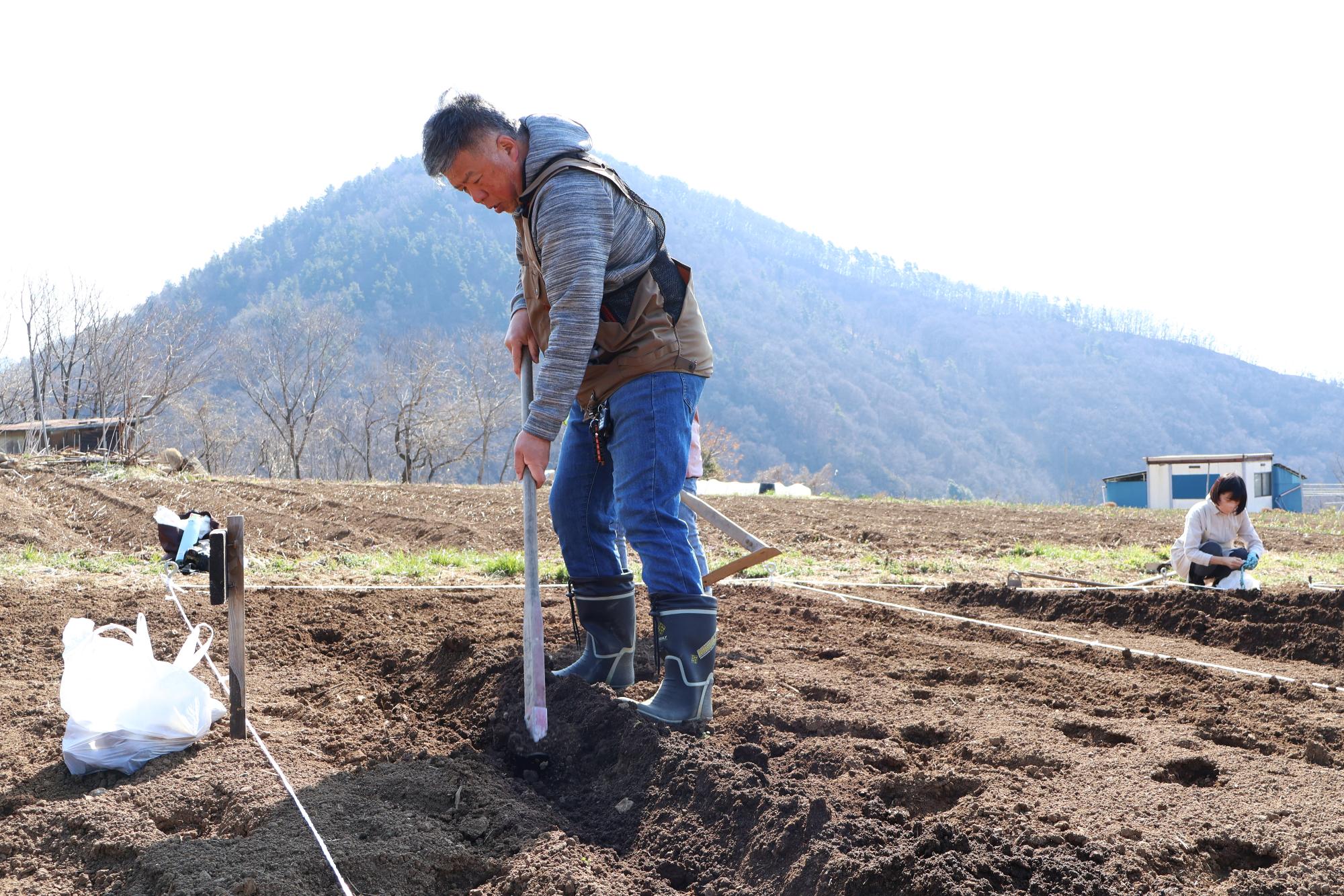 20250322じゃがいも植え付け体験4