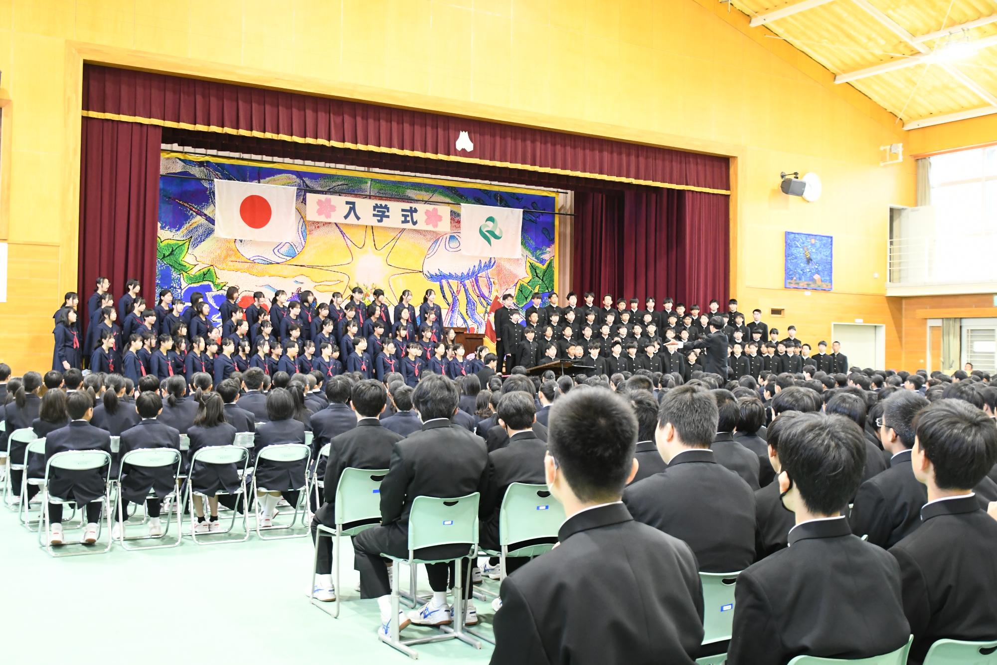 20250408敷島中学校入学式11