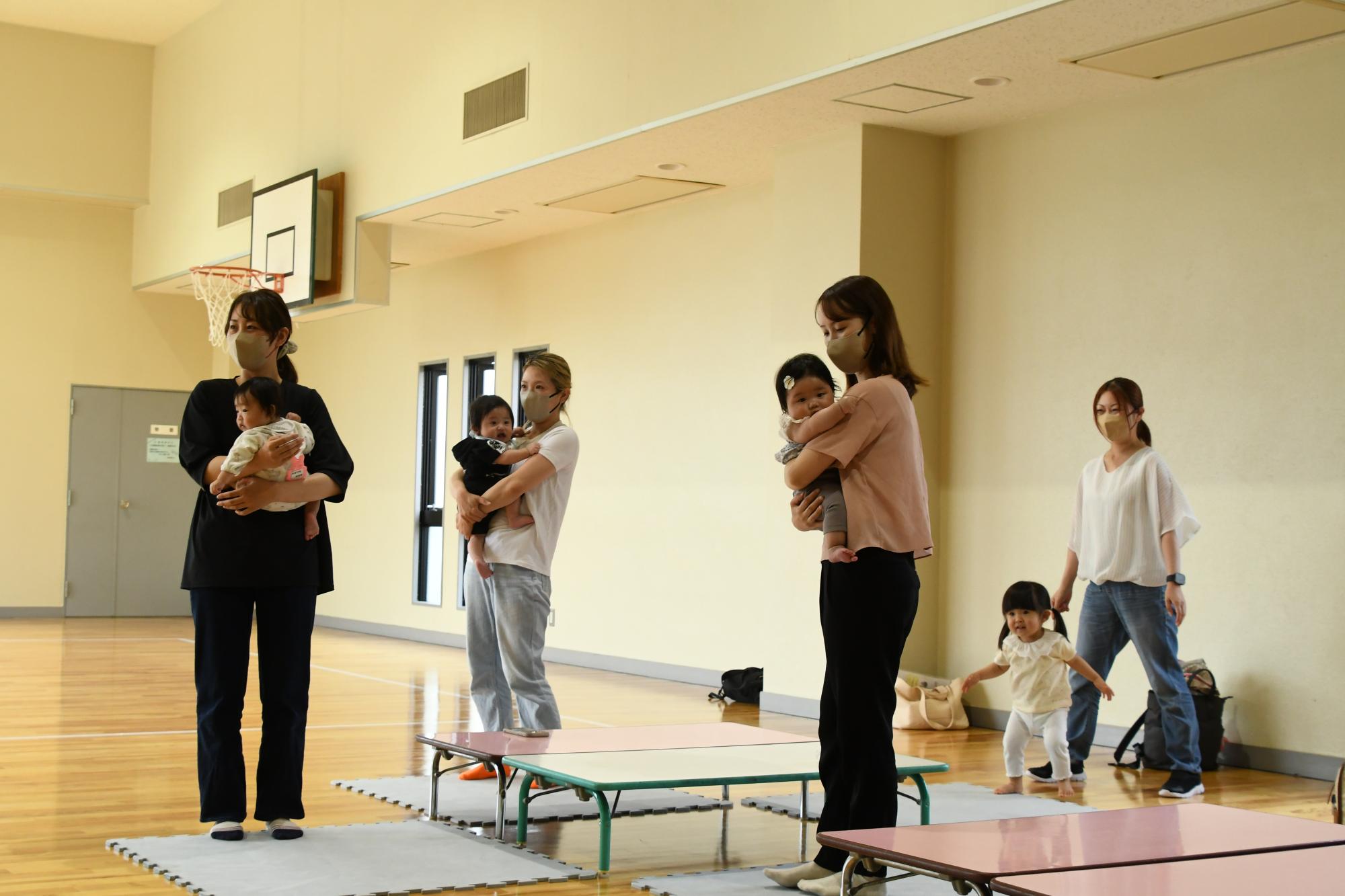 20250424竜王東児童センターこいのぼり制作準備運動2