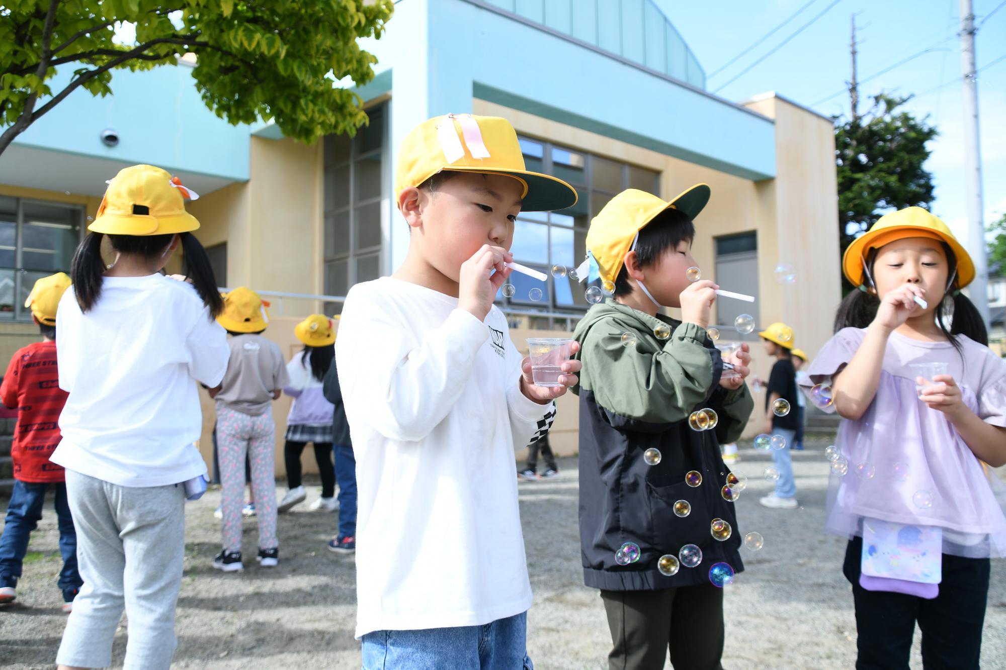 20250507玉幡児童館しゃぼん玉遊び1