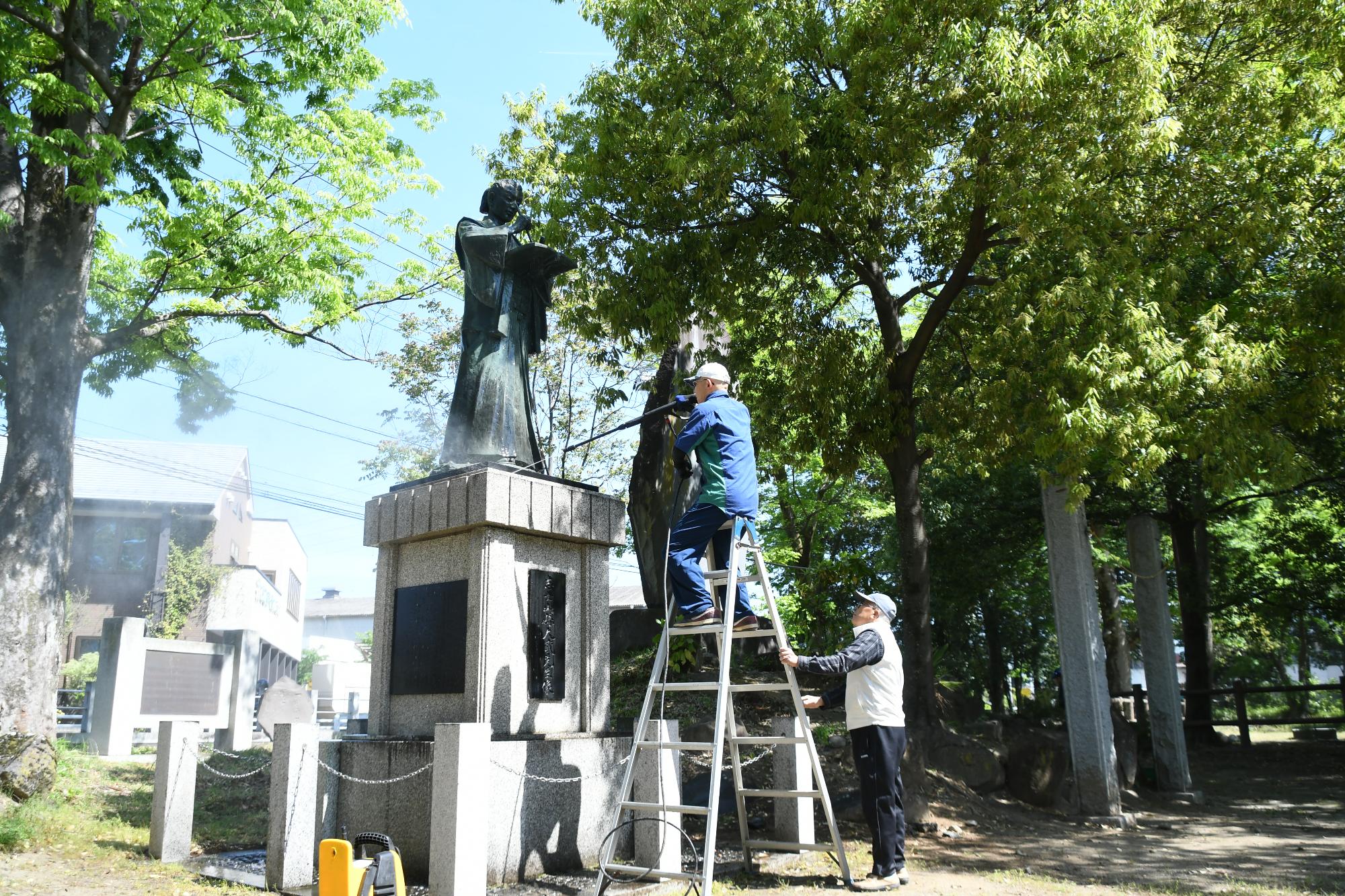 20250516大弐像清掃風景1