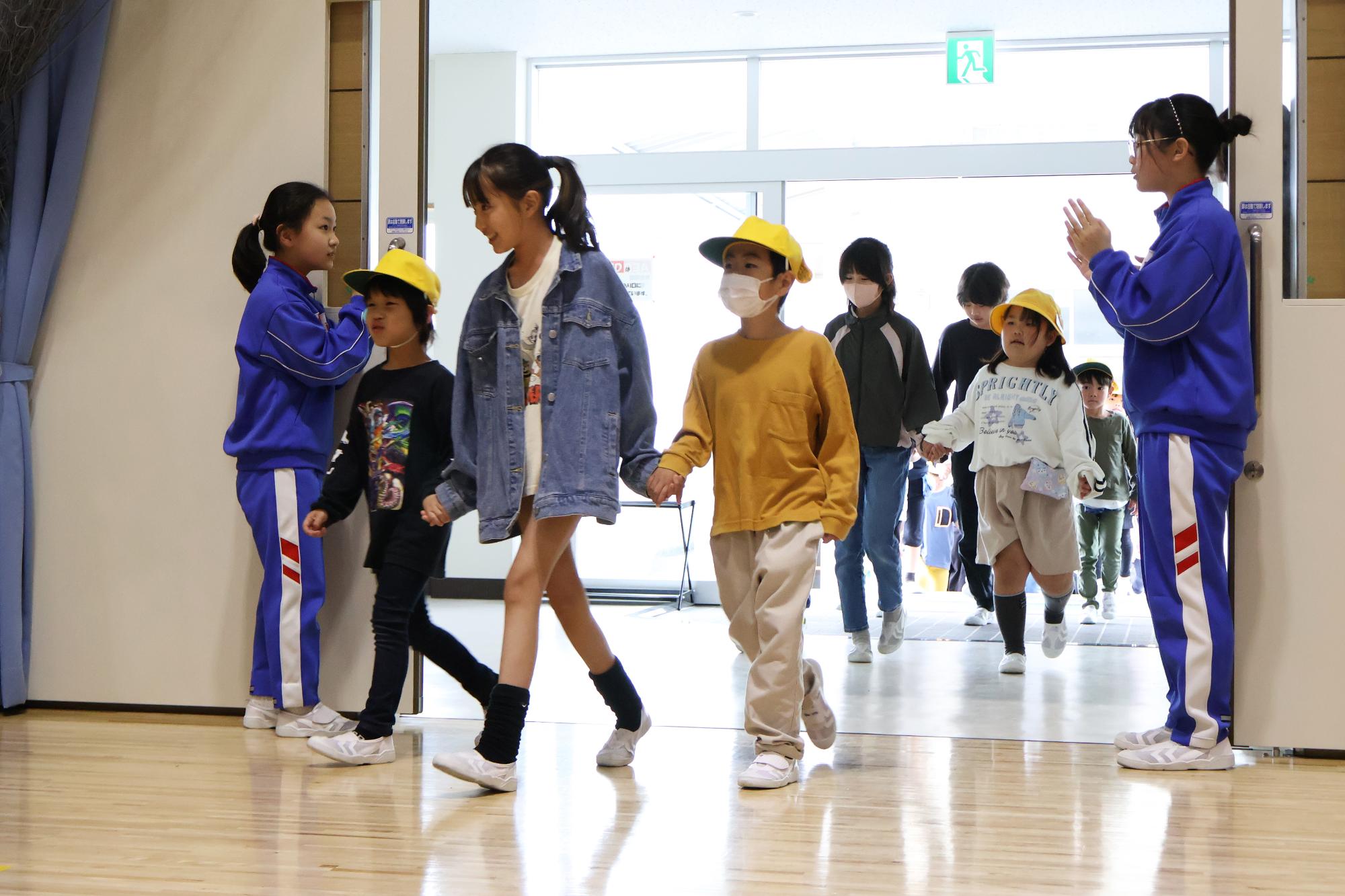 20250423竜王西小1年生を迎える会3