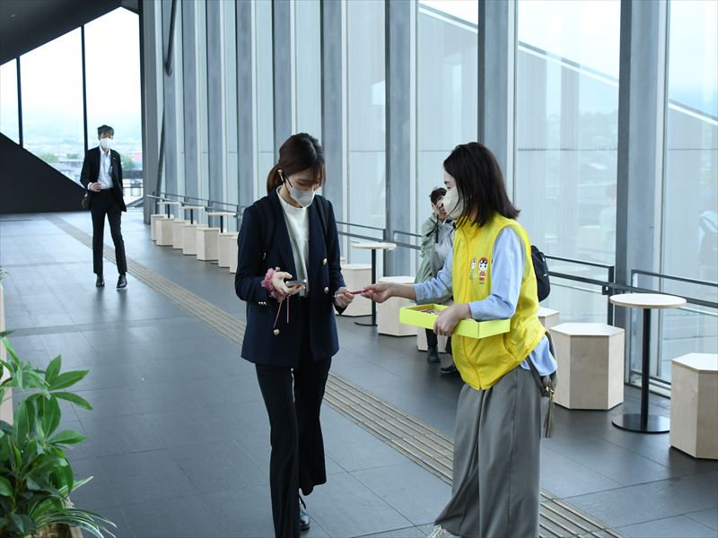 人権擁護委員による啓発活動2025竜王駅南北自由通路1