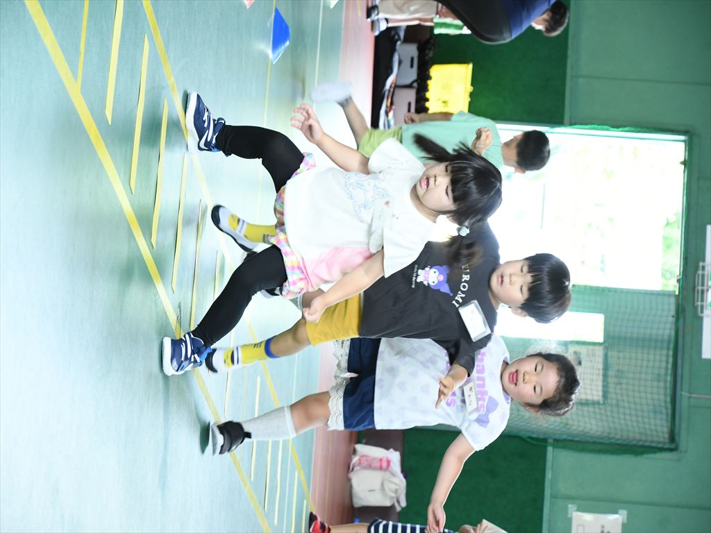 甲斐市キッズテニス教室は満員御礼準備体操2