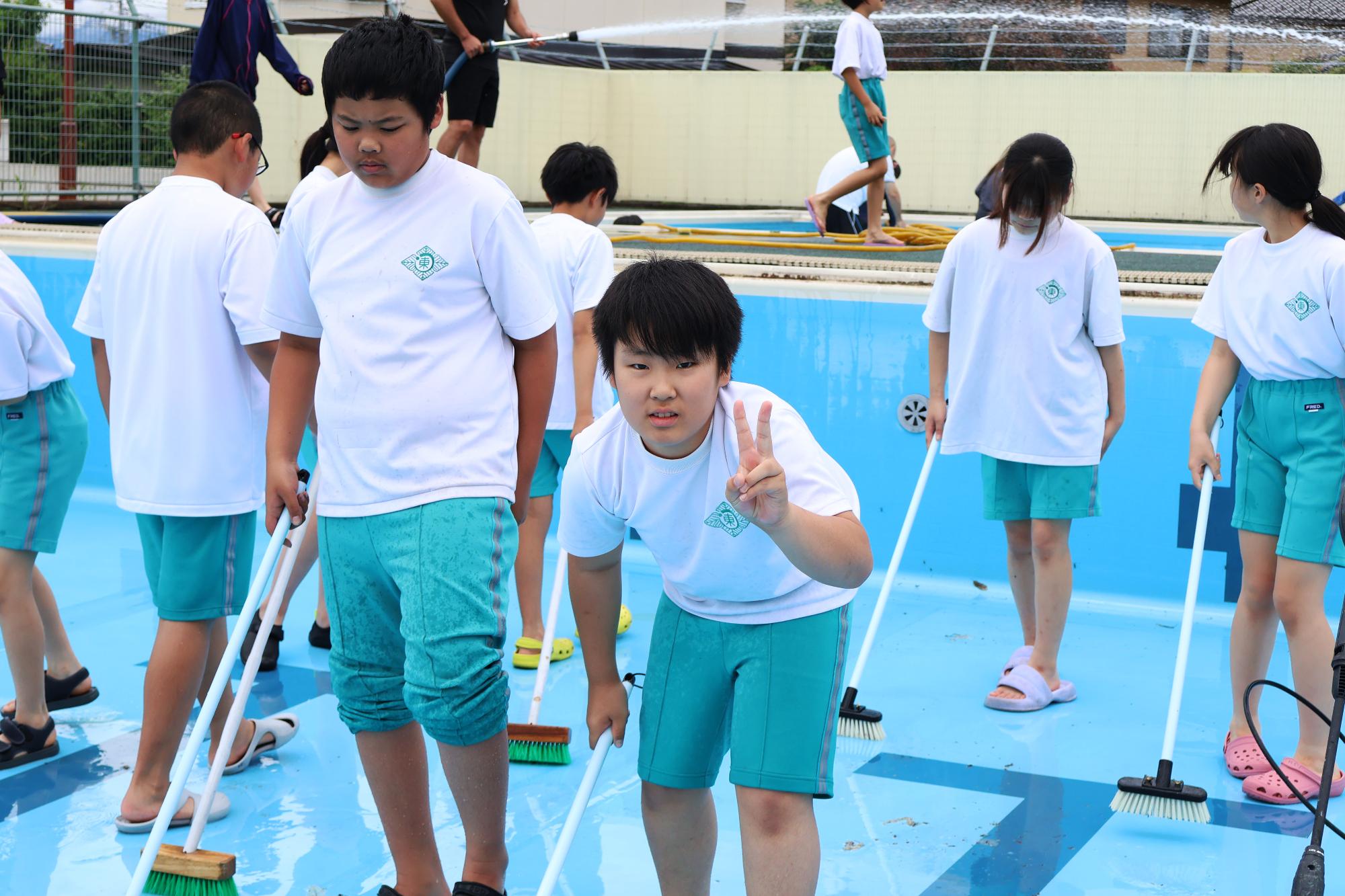 20250604プール清掃5