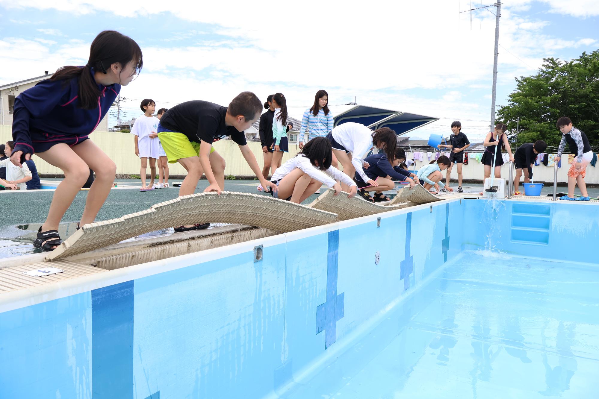 20250604プール清掃10