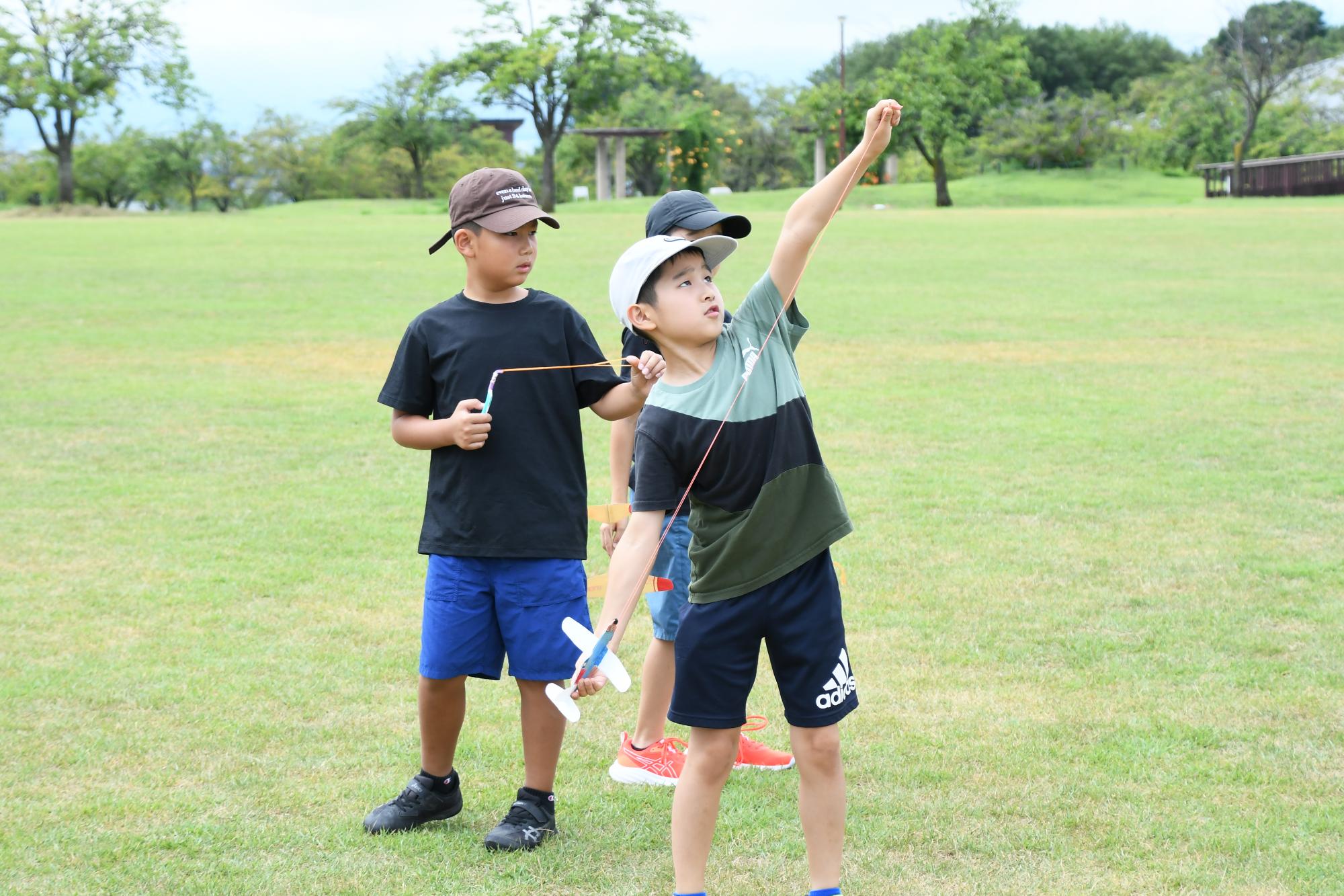 20250814ドラゴンパークで飛行機と竹とんぼ3