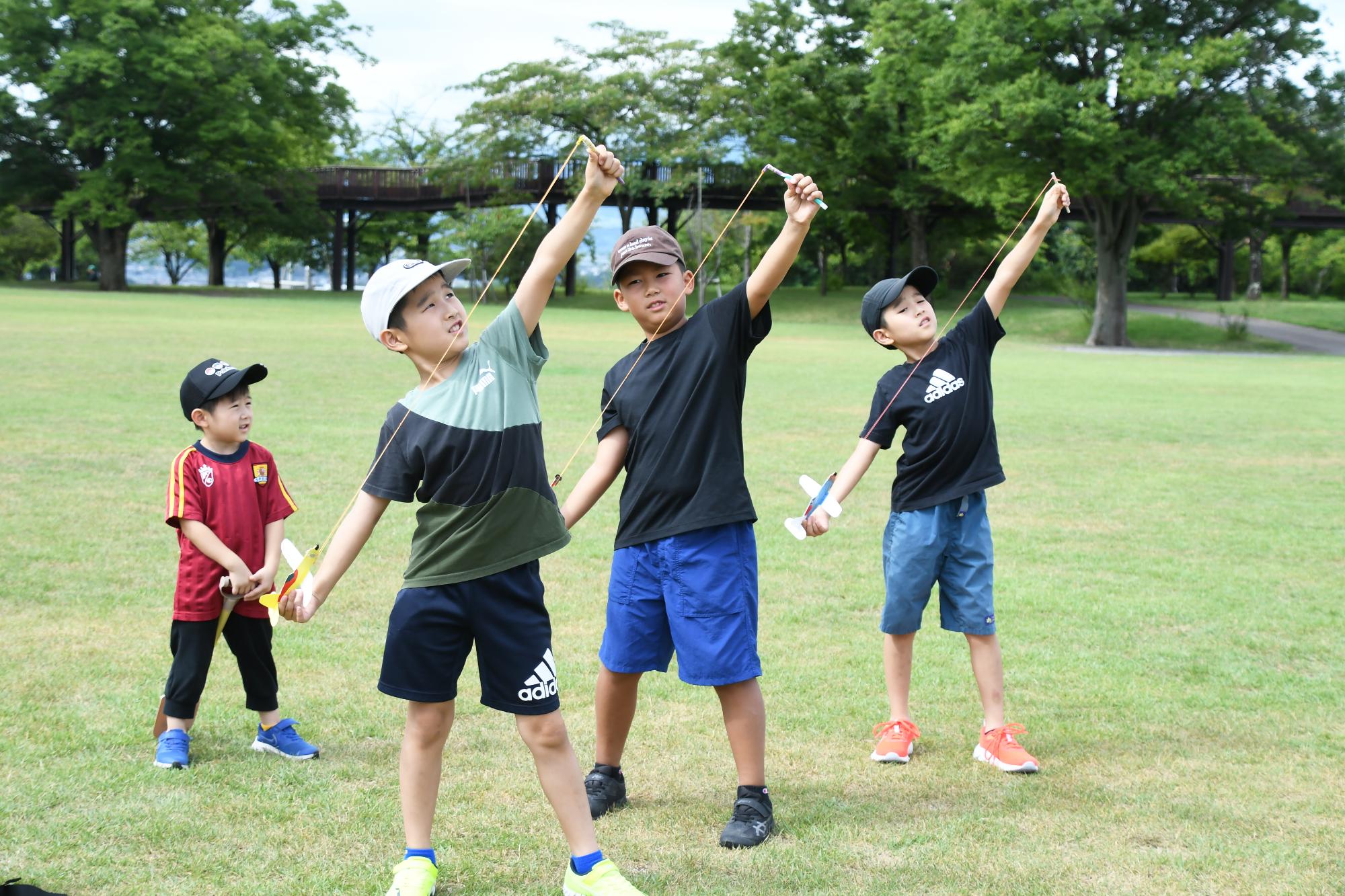 20250814ドラゴンパークで飛行機と竹とんぼ5