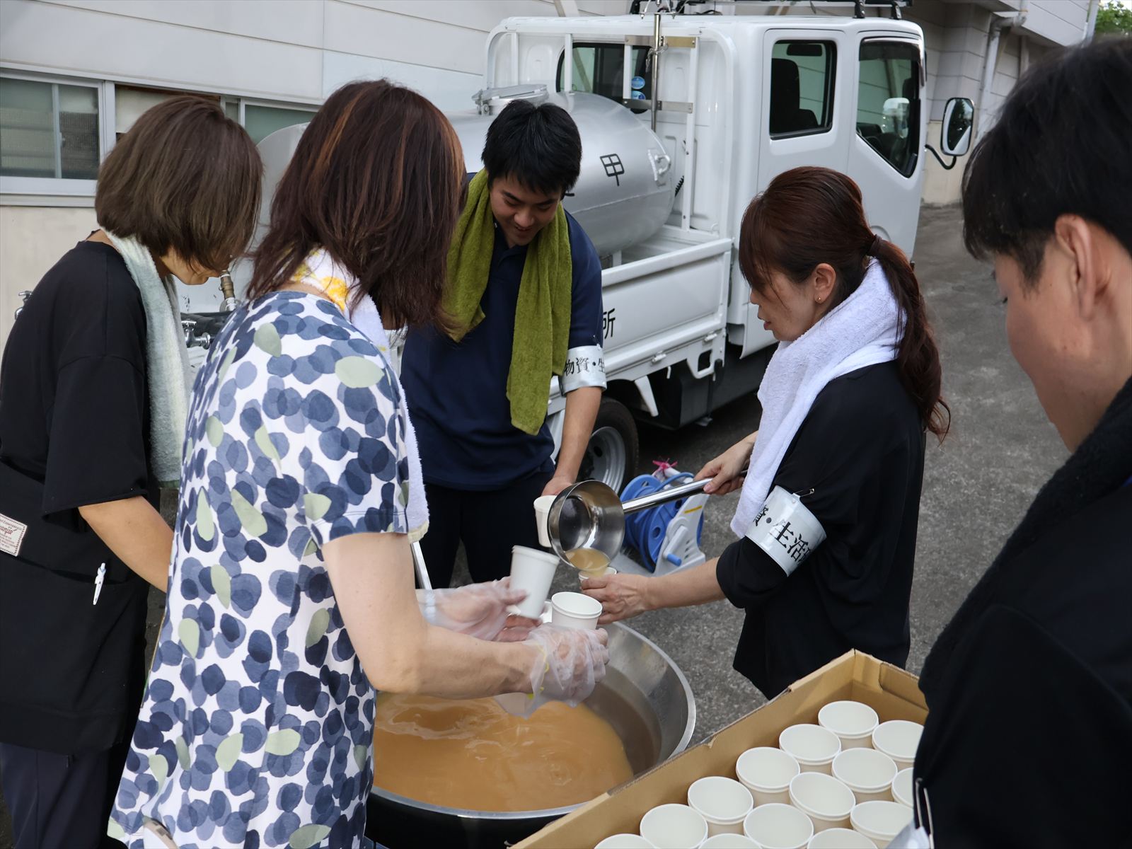 味噌汁熱いので注意