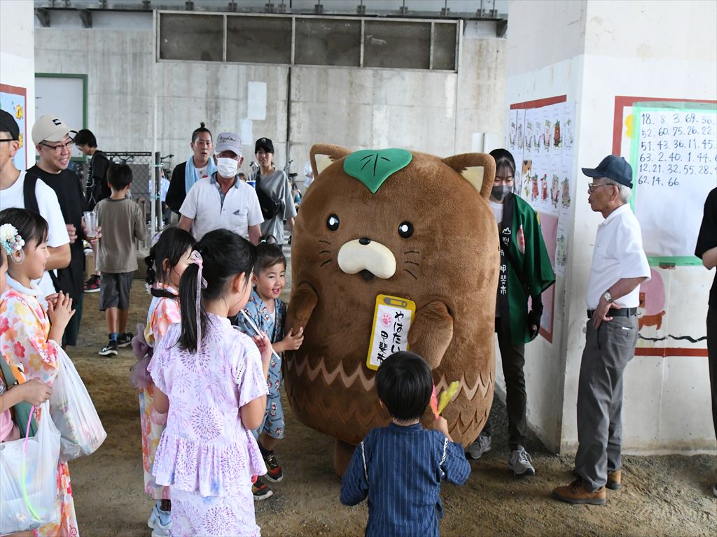 毎年恒例、今年もやはたいぬ登場！