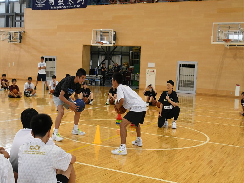 しっかり腰を落として…