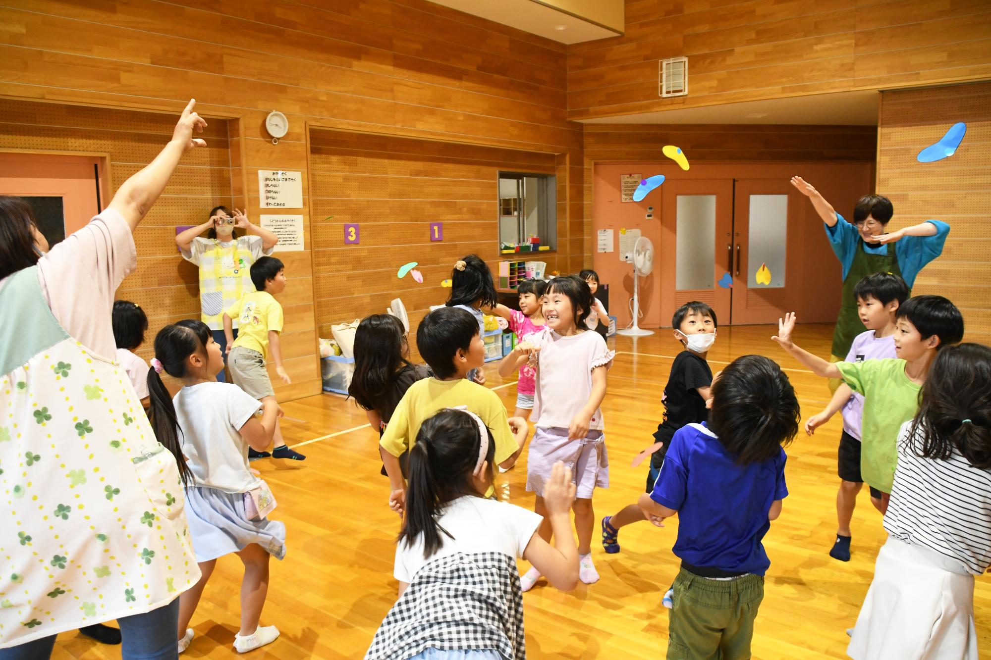 20250827玉幡児童館アルソミトラを作ろう5