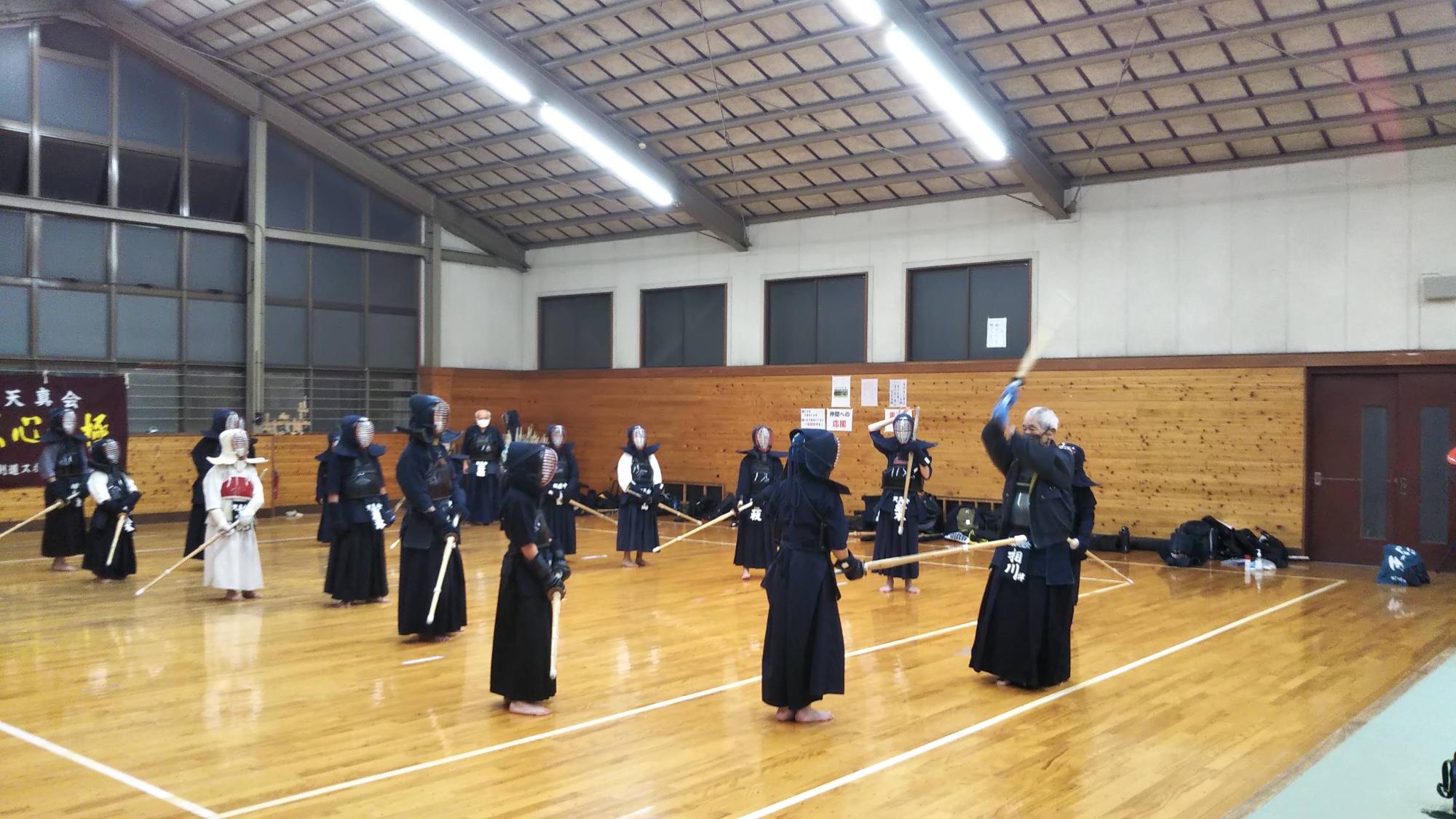 天真会剣道スポ少恵子様子