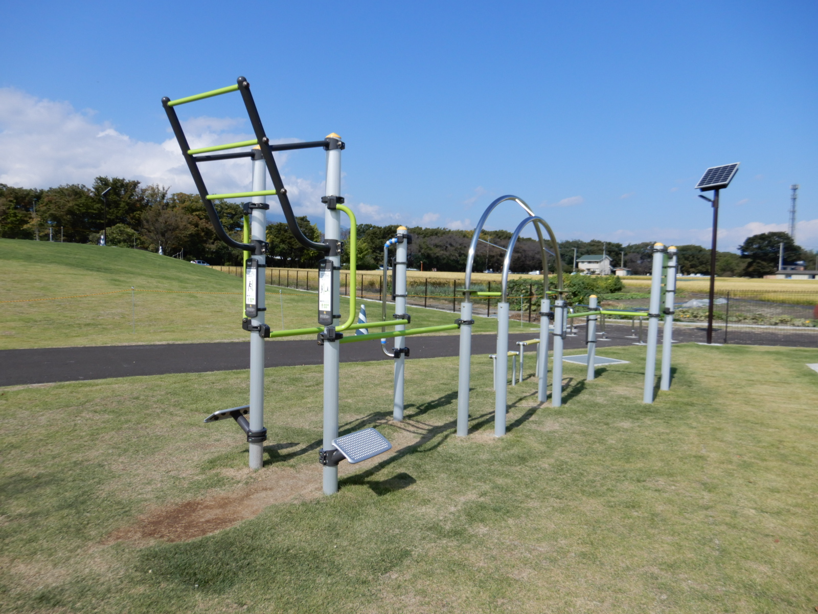 複合遊具の写真