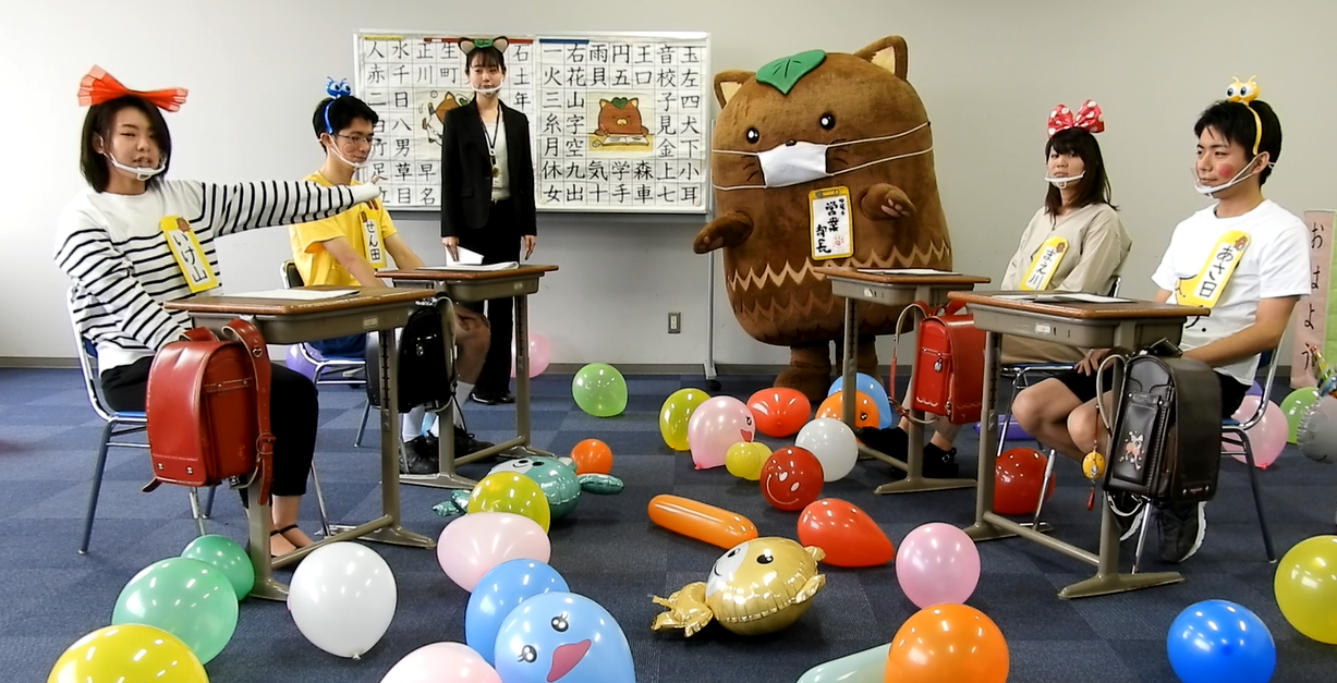 みんなで勉強しているところ