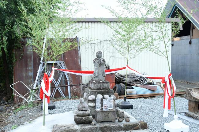 大垈子安地蔵を引きで撮った写真