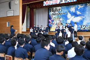 クラス合唱右からの写真