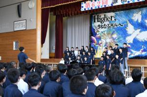 クラス合唱右からの写真