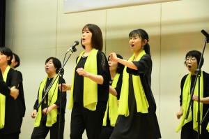 全身を使って歌う人たち