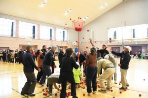 紅組の玉がたくさん入っているように見えます