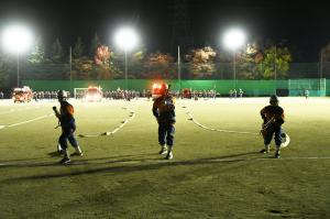 市消防団訓練総見、放水準備をみんなで行います