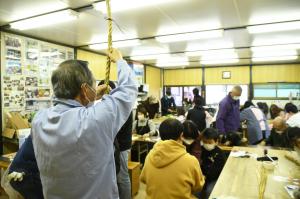 こんな風に編んでみてください、と南工作会の講師