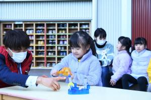 水素を使ったエネルギーロケットを飛ばします