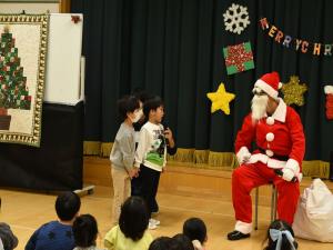 さんたさんはどうやっておもちゃを作るのか質問