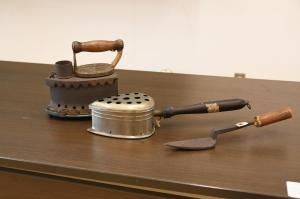 昔のアイロンの写真