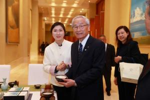 訪中記念写真１