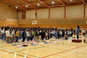 在校生からの合唱をプレゼント